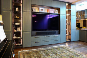 Bespoke Family Room with Bar.